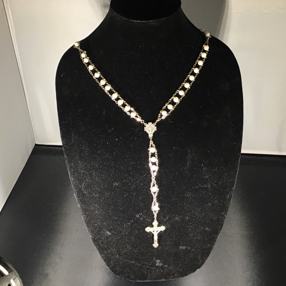 Elegant  Silver Cross Necklace roseary set.
